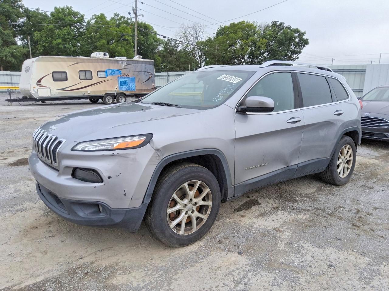 2016 Jeep Cherokee Latitude, VIN 1C4PJMCB3GW259511 — Биологическое загрязнение