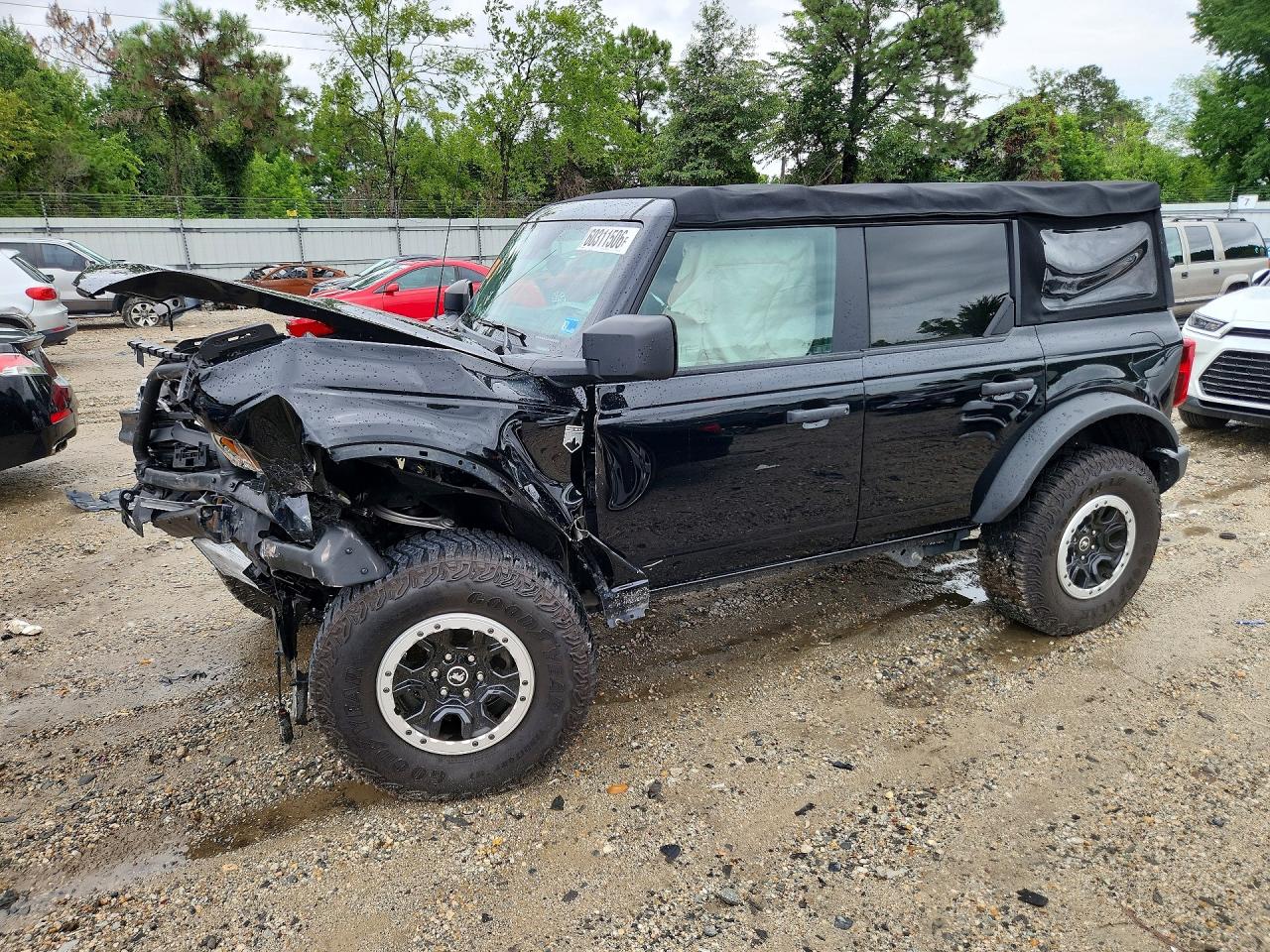 2021 Ford Bronco Badlands, VIN 1FMEE5DP8MLA73239 — Перед