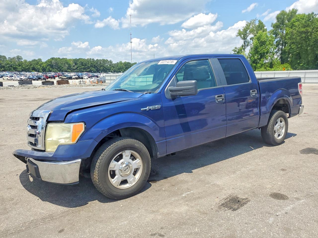 2009 Ford F-150 XL, VIN 1FTRW12879FB39616 — Перед