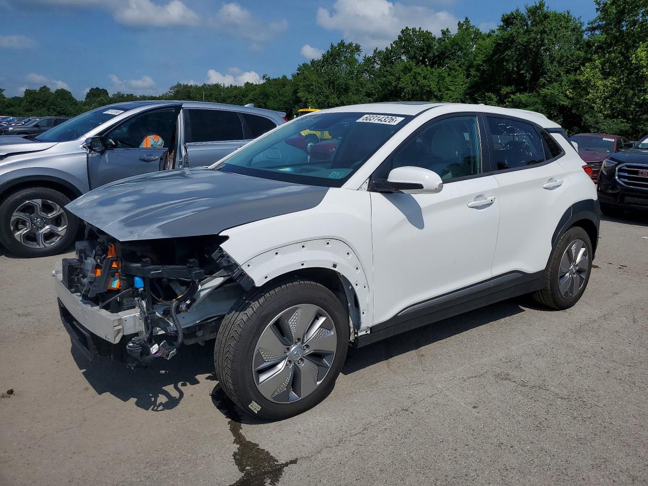 2021 Hyundai Kona Limited, VIN KM8K33AG3MU130877 — Front end
