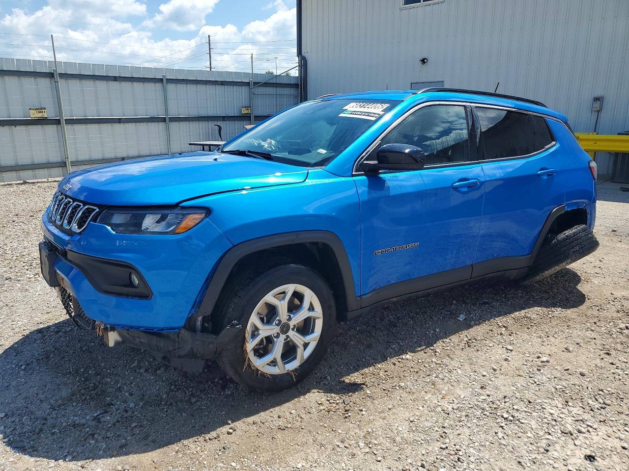 2025 Jeep Compass Latitude, VIN 3C4NJDBNXST595495 — Rear end