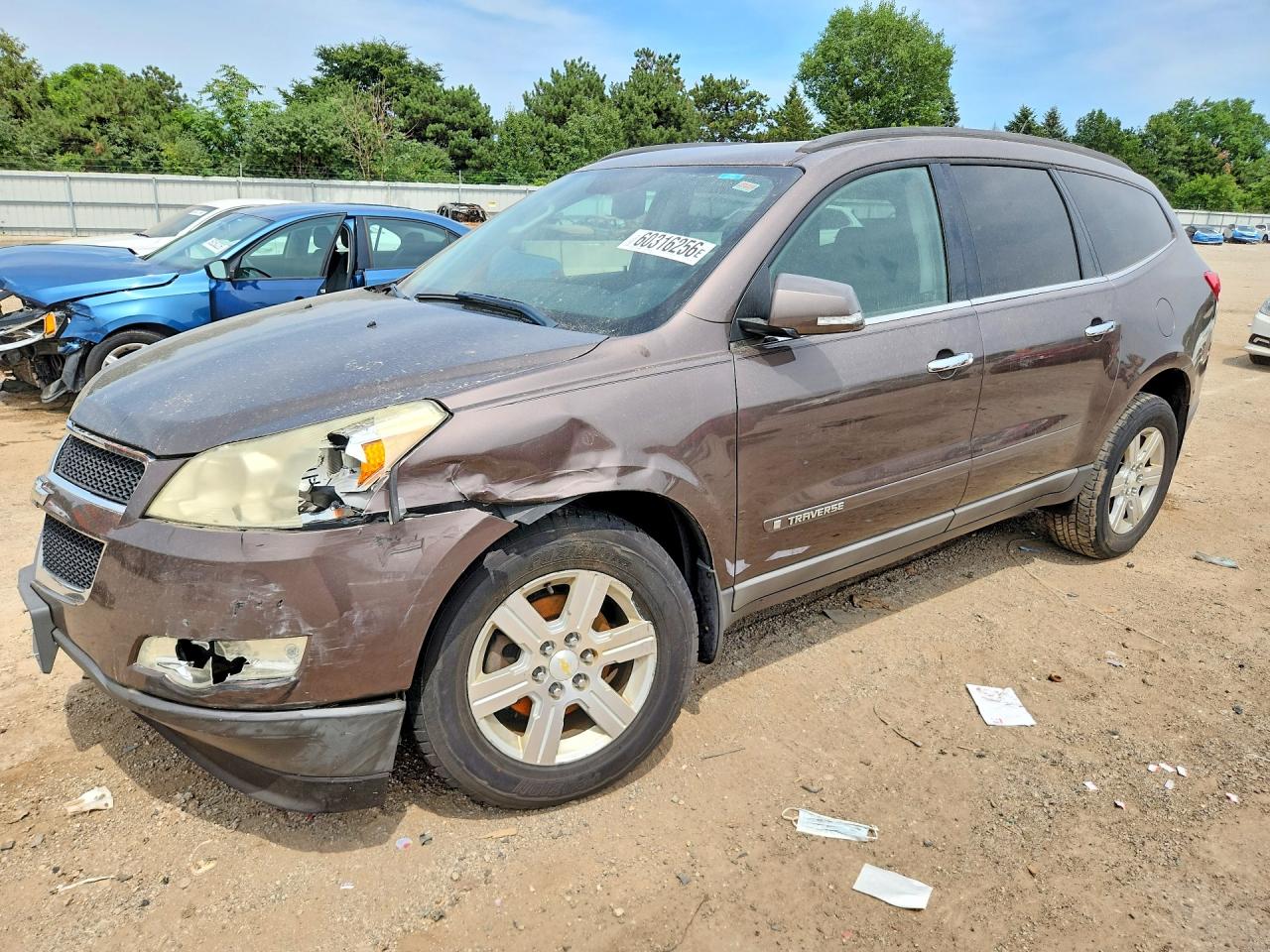 2009 Chevrolet Traverse 1LT, VIN 1GNER23D89S174638 — Front end