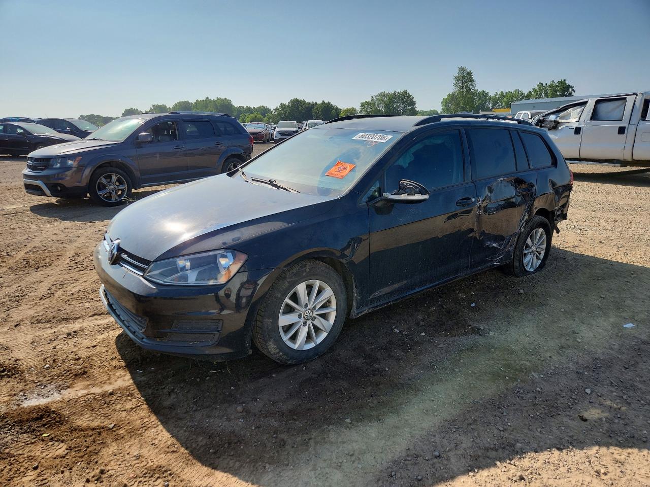 2016 Volkswagen Golf TSI S, VIN 3VWC17AU8GM515868 — Side