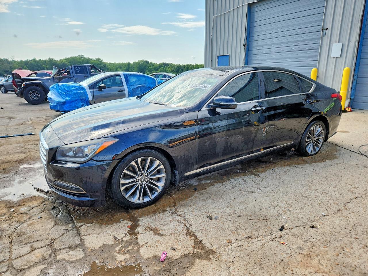 2016 Hyundai Genesis 3.8L, VIN KMHGN4JE1GU106389 — Minor dents and scratches