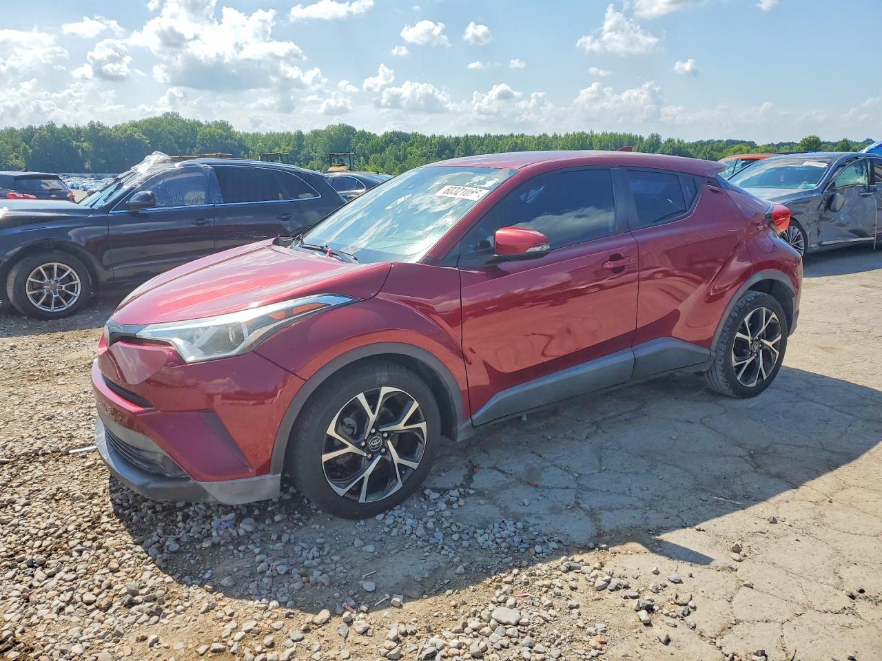 2018 Toyota C-HR XLE Premium, VIN NMTKHMBX6JR002626 — Minor dents and scratches