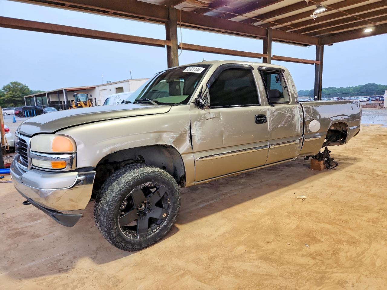 2002 GMC Sierra 1500 SLE, VIN 2GTEK19T421282816 — Side