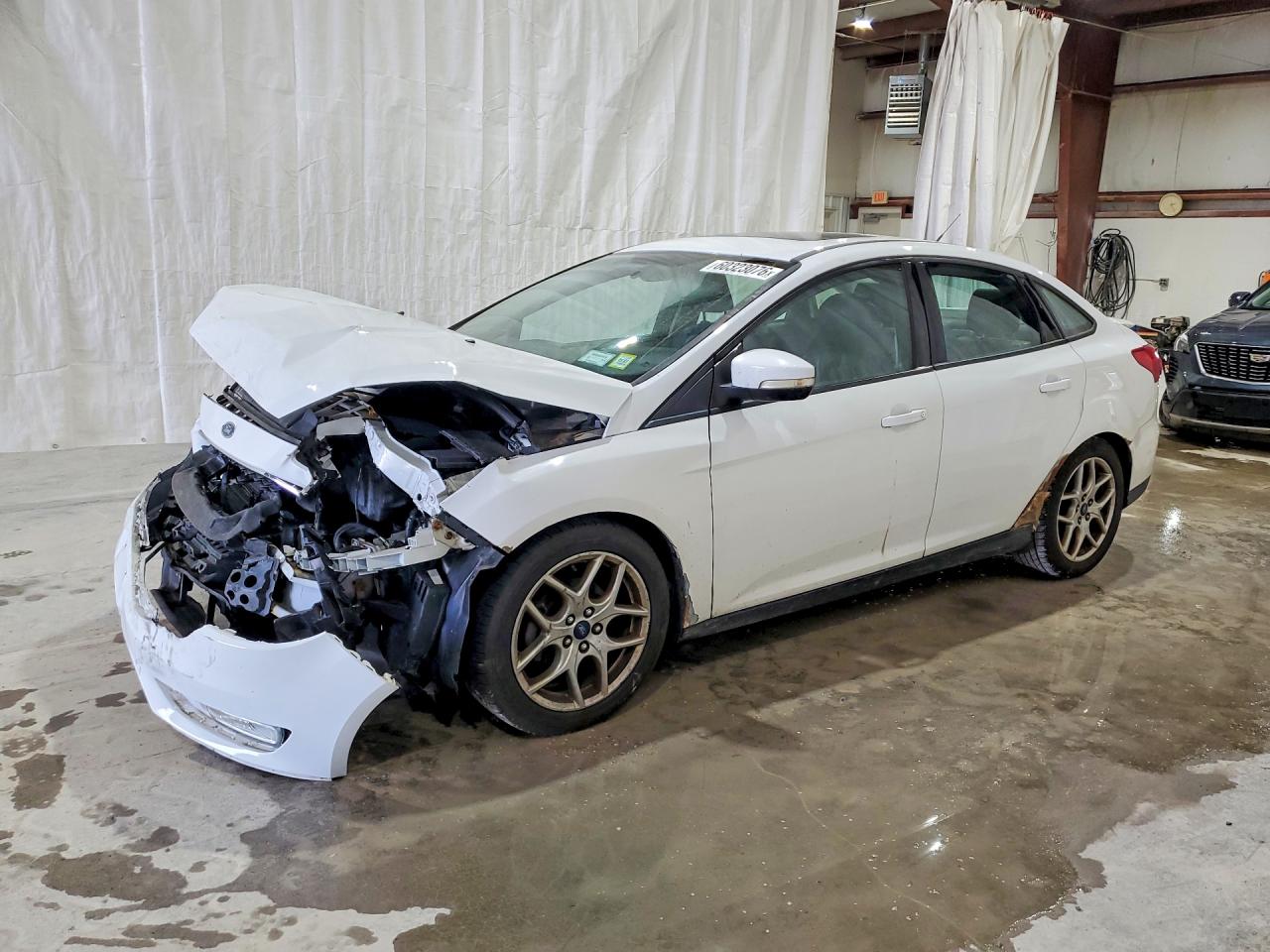 2015 Ford Focus SE, VIN 1FADP3F23FL274071 — Front end