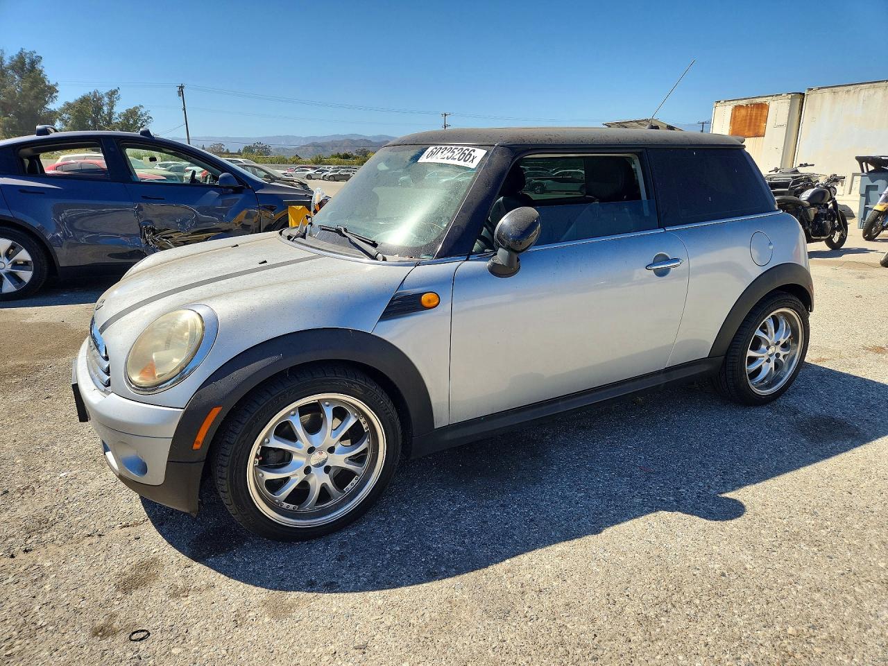 2010 MINI Hardtop, VIN WMWMF3C50ATZ64264 — Normal wear