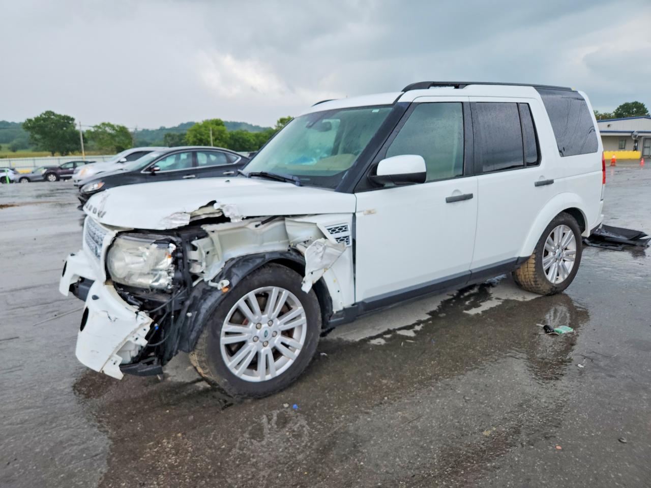 2011 Land Rover LR4 HSE, VIN SALAG2D47BA595850 — Front end