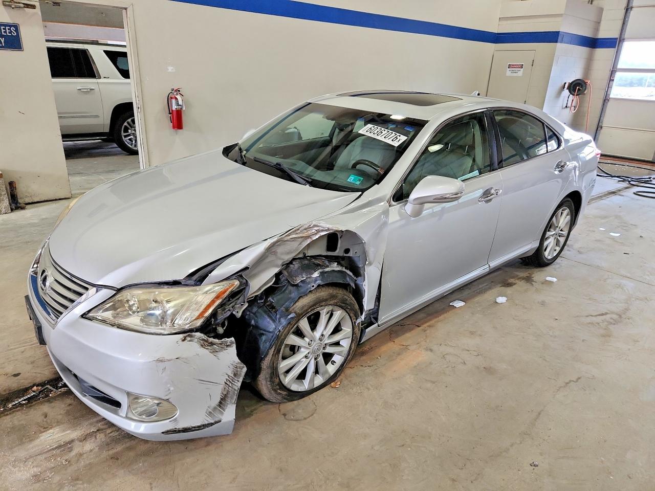2010 Lexus ES 330, VIN JTHBK1EG2A2366027 — Front end