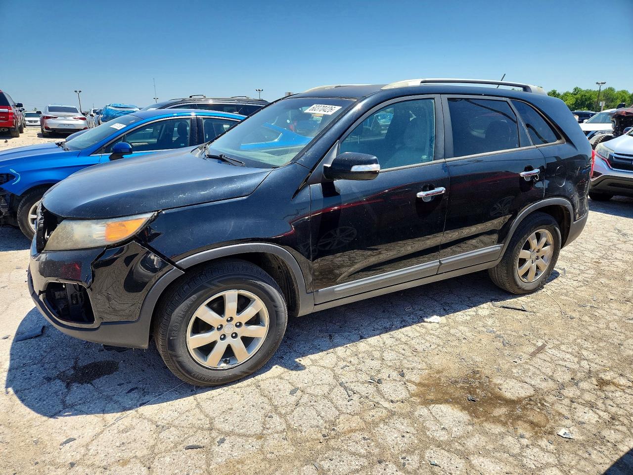 2013 Kia Sorento LX, VIN 5XYKT4A29DG311062 — Front end