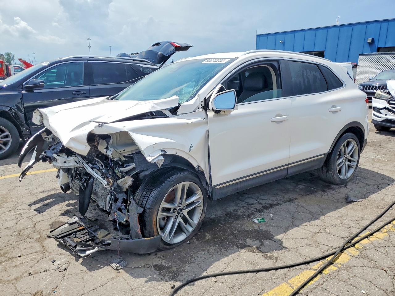 2018 Lincoln MKC Reserve, VIN 5LMCJ3D9XJUL14147 — Перед