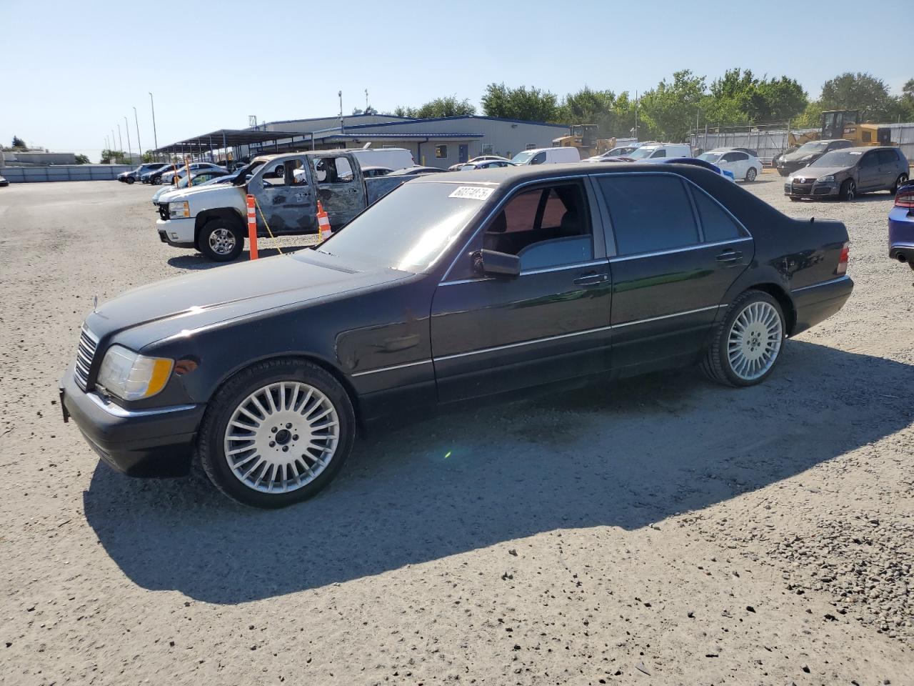 1999 Mercedes-Benz S 320/430/500, VIN WDBGA33G7XA422291 — Minor dents and scratches