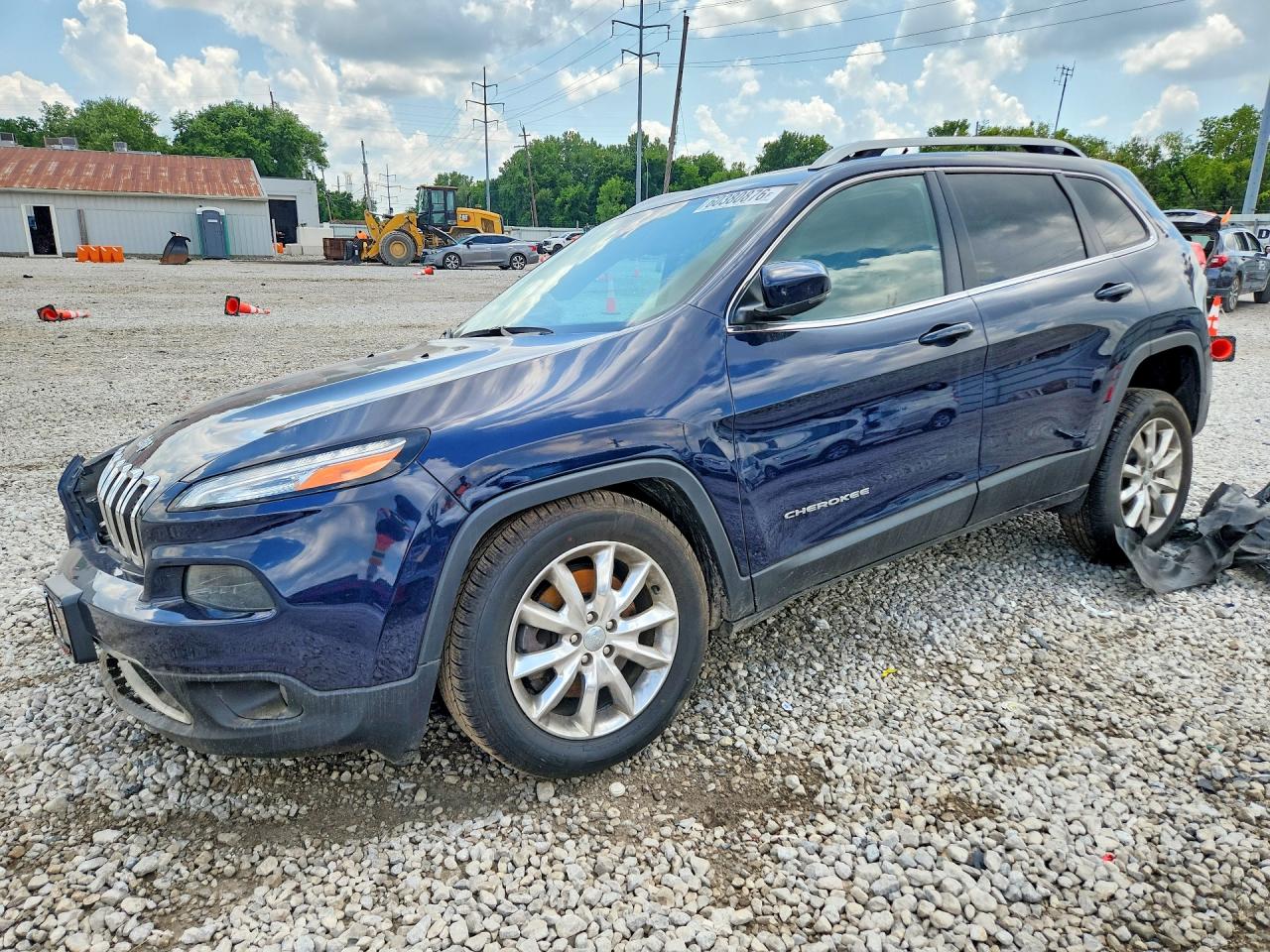2016 Jeep Cherokee Limited, VIN 1C4PJMDS5GW305788 — Front end