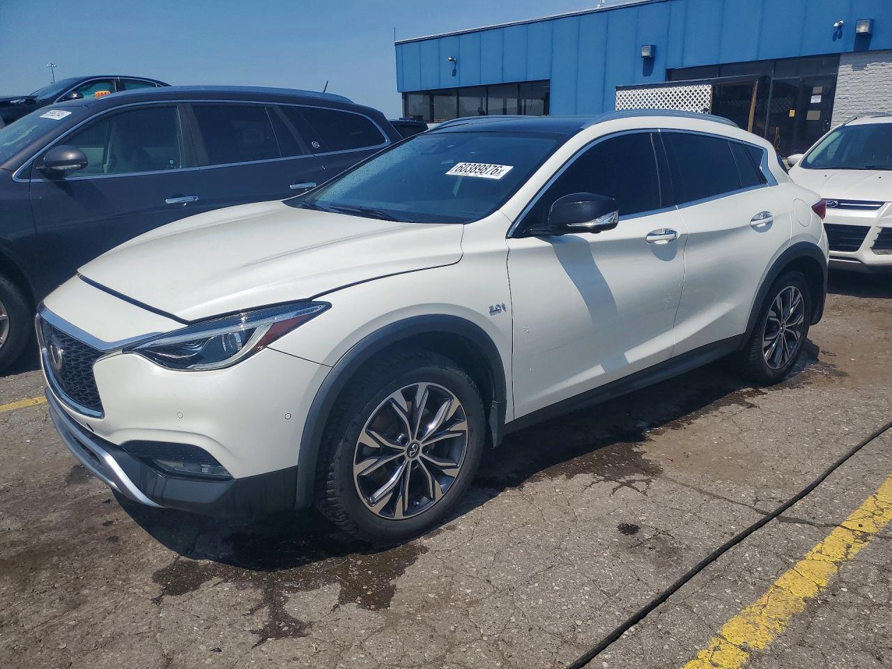 2017 Infiniti QX30 Premium, VIN SJKCH5CR0HA031250 — Rear end