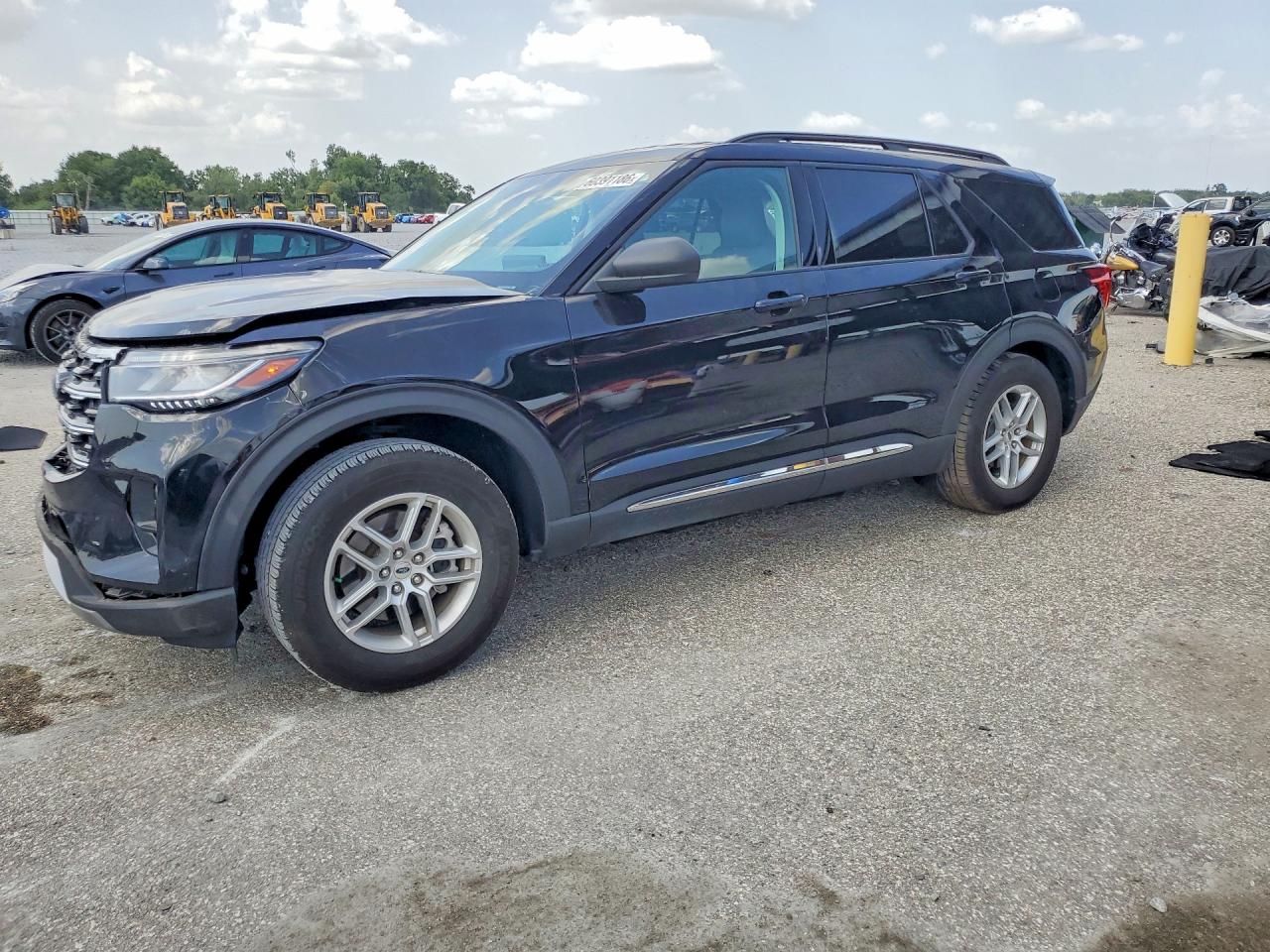 2025 Ford Explorer Active, VIN 1FMUK7DH9SGA70638 — Зад