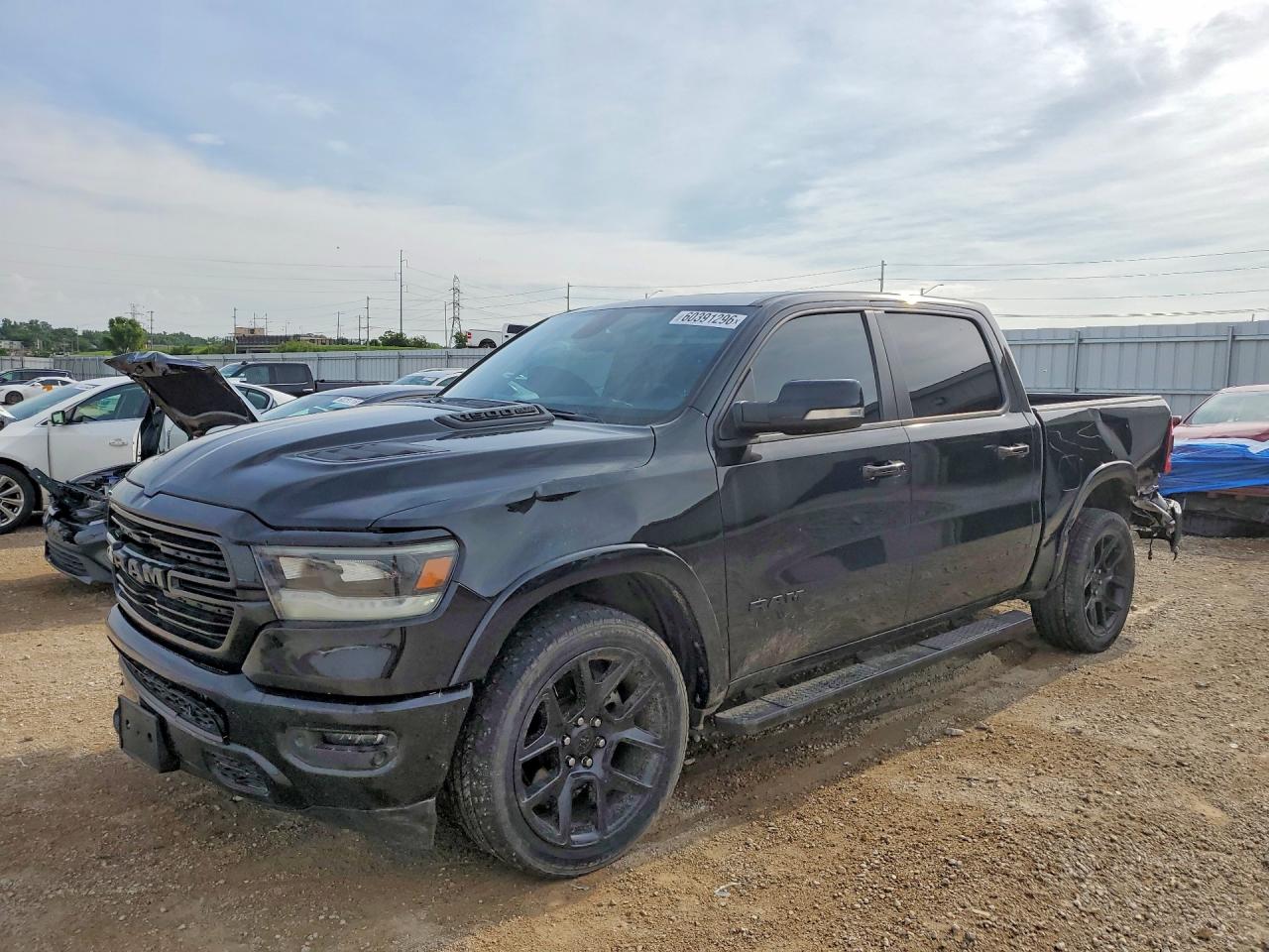 2020 Ram 1500 Laramie, VIN 1C6SRFJT3LN328327 — Front end