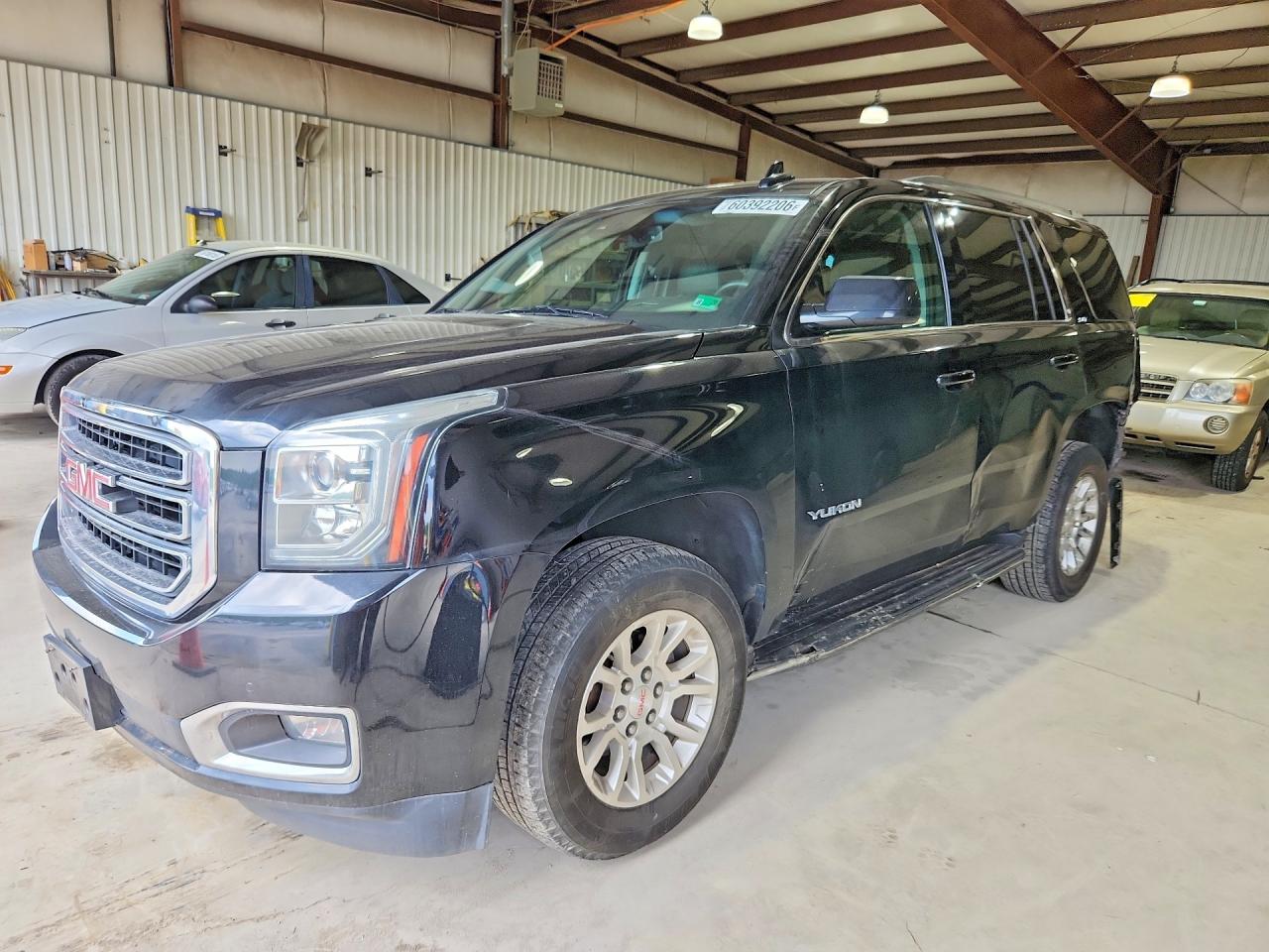 2017 GMC Yukon SLT, VIN 1GKS2BKC8HR123837 — Rear end