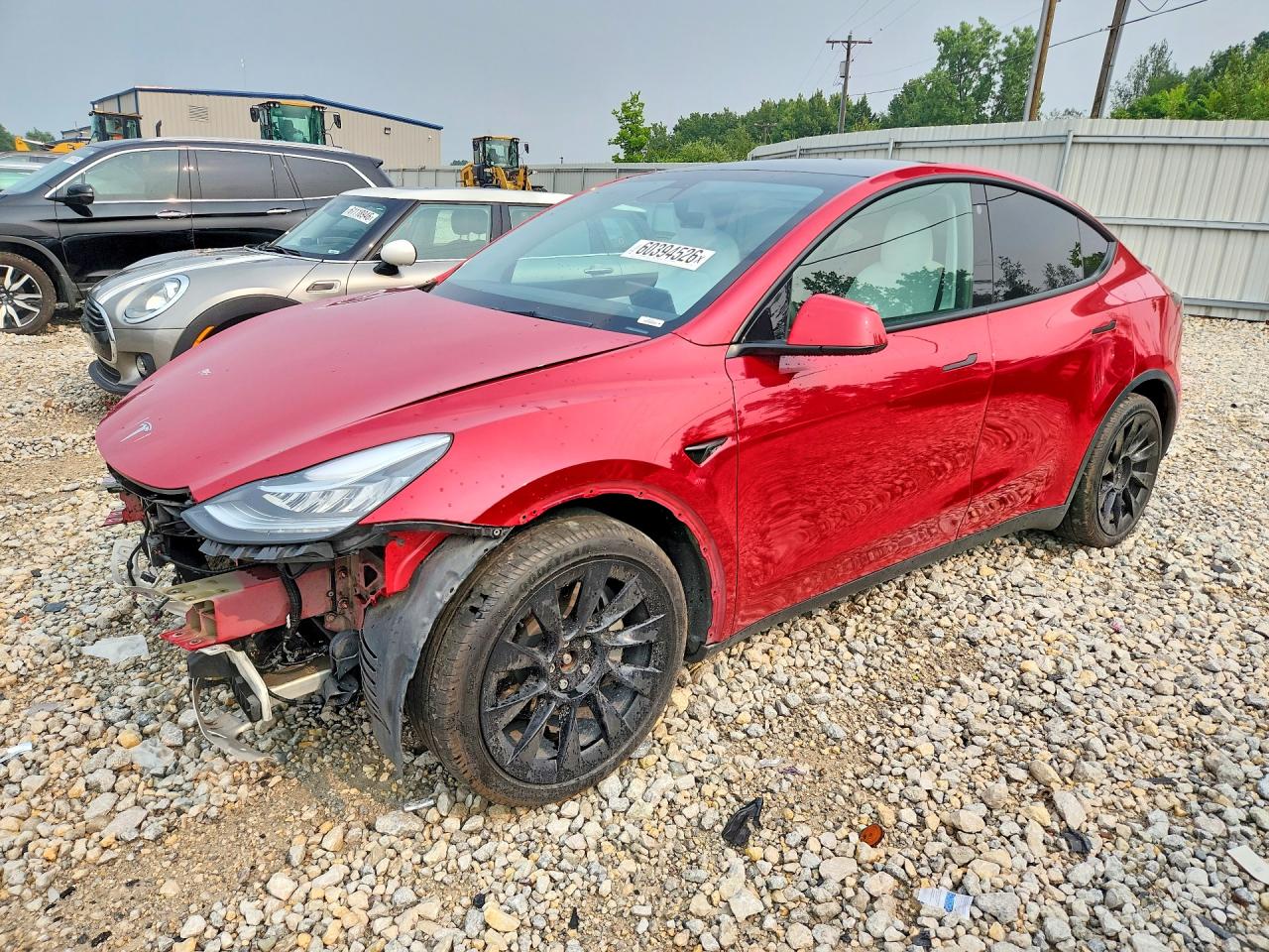 2021 Tesla Model Y Long Range, VIN 5YJYGAEE7MF173904 — Front end