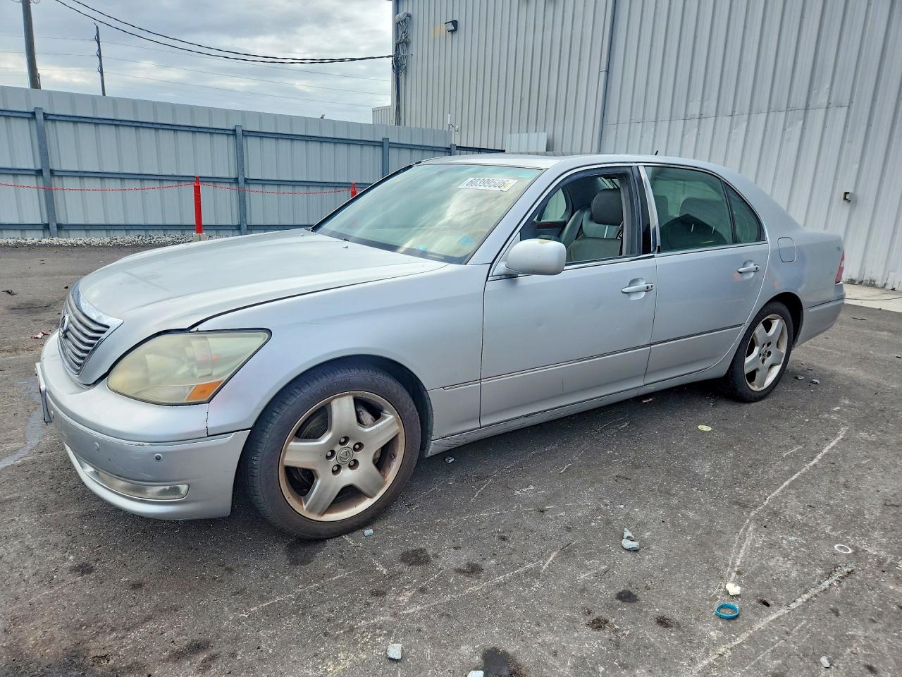 2005 Lexus LS 430, VIN JTHBN36F655021368 — Rear end