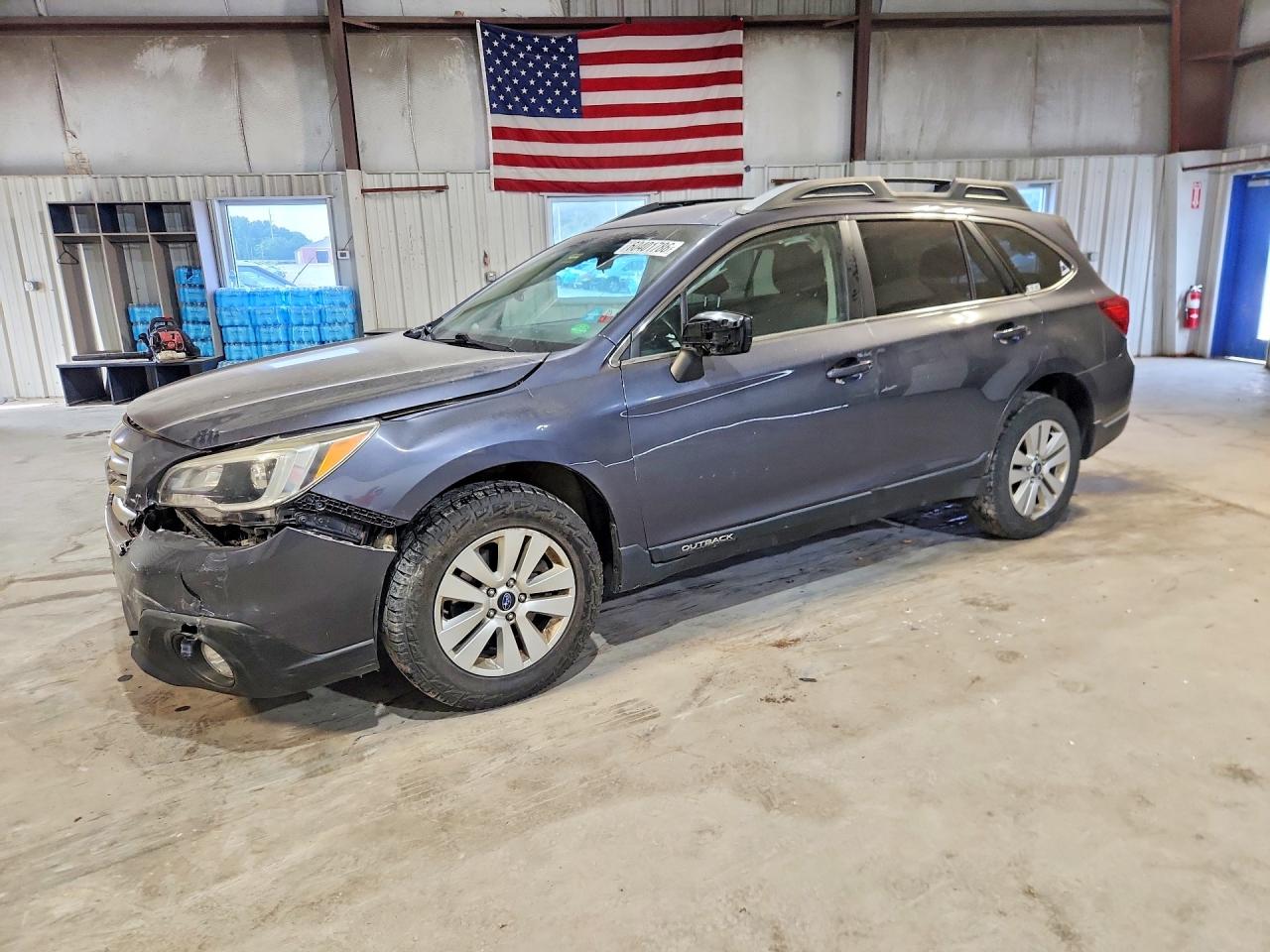 2016 Subaru Outback Premium, VIN 4S4BSACC2G3326093 — Front end