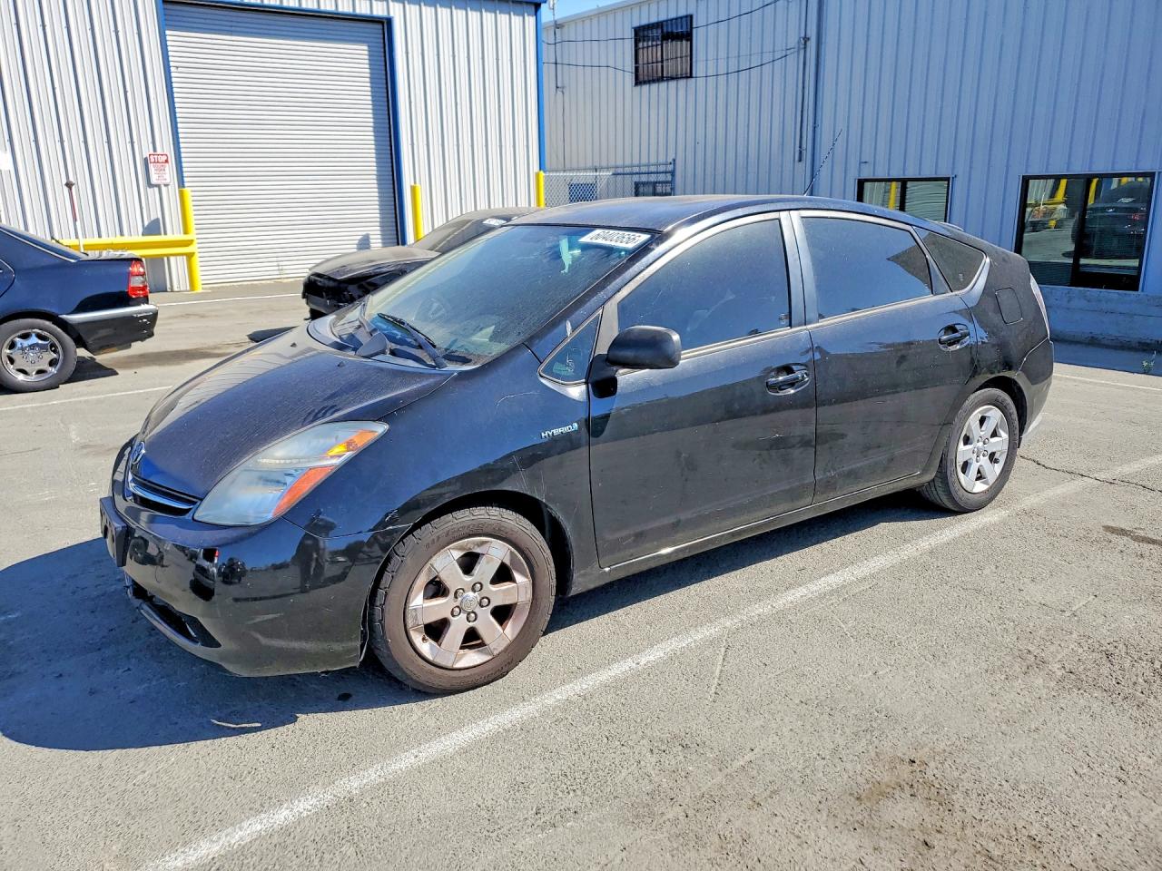 2006 Toyota Prius, VIN JTDKB20U467517559 — Вандализм