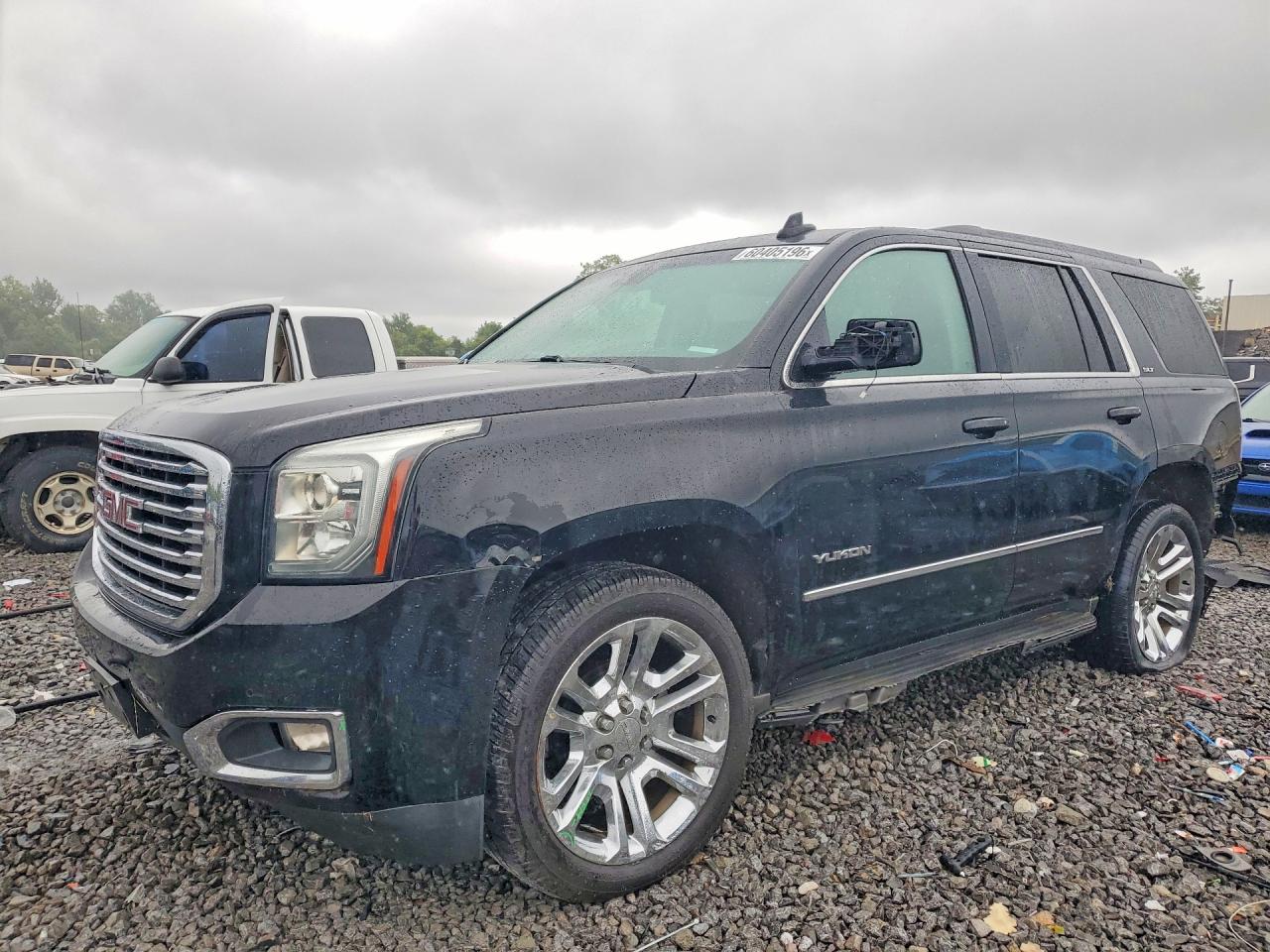 2018 GMC Yukon SLT, VIN 1GKS2BKC5JR366527 — Зад