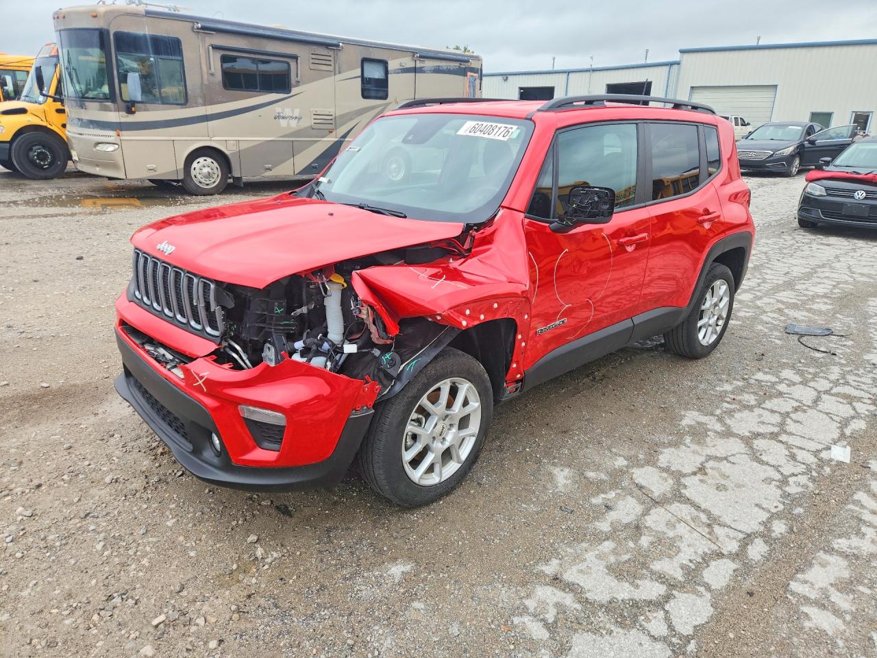 2023 Jeep Renegade Latitude, VIN ZACNJDB19PPP39921 — Front end