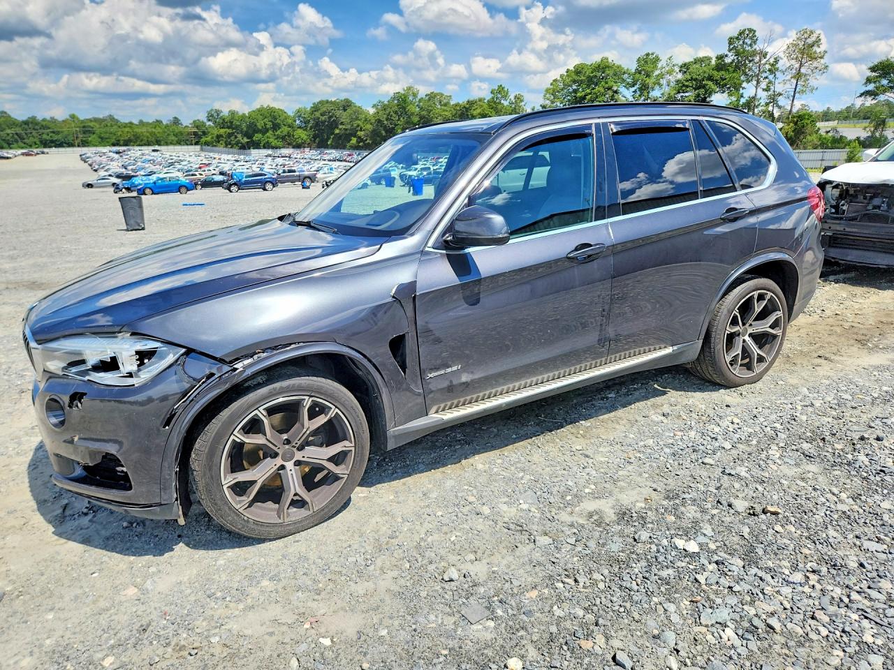2015 BMW X5 xDrive35i, VIN 5UXKR0C5XF0K62573 — Front end