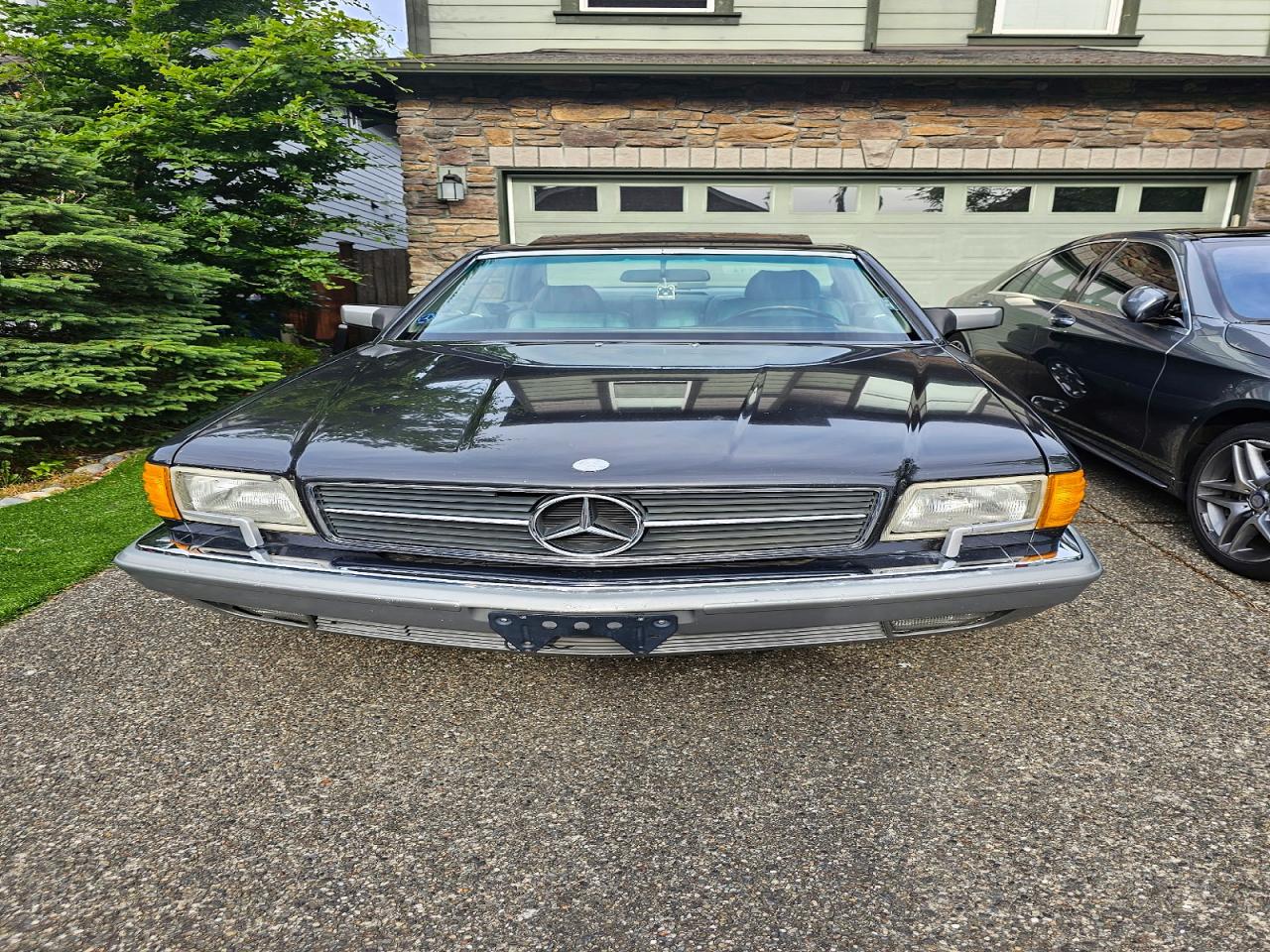 1987 Mercedes-Benz 560 560SEC, VIN WDBCA45D9HA320337 — Normal wear