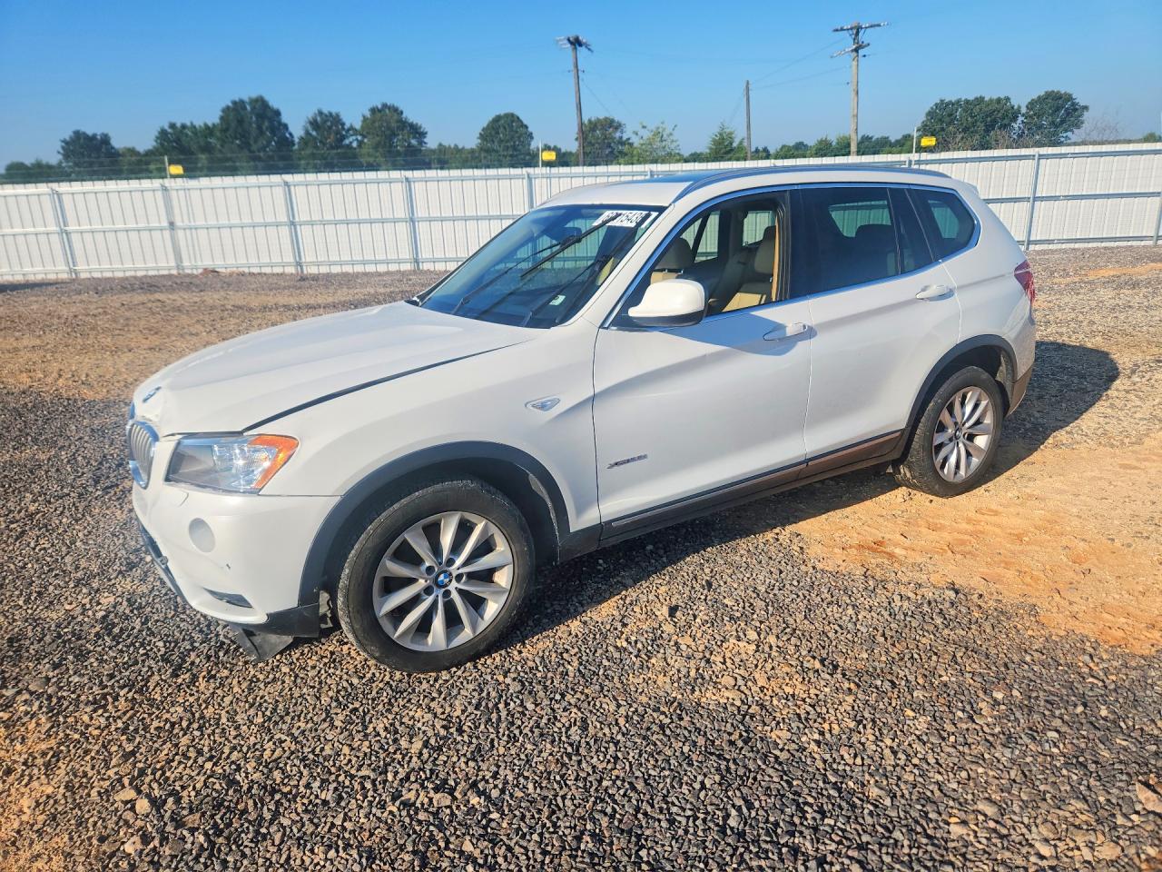 2014 BMW X3 xDrive28i, VIN 5UXWX9C58E0D36375 — Front end