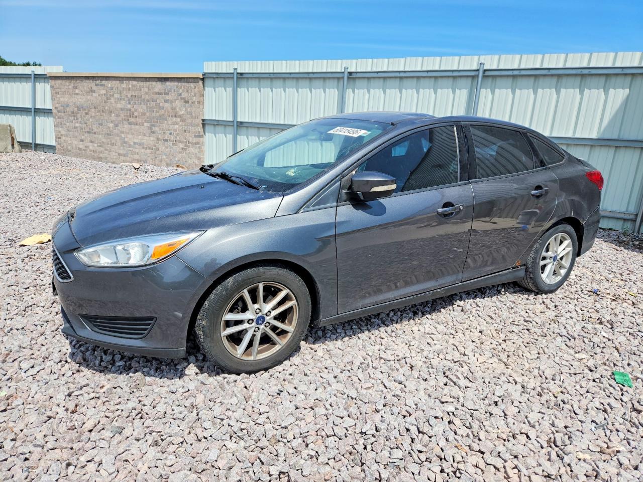2016 Ford Focus SE, VIN 1FADP3F23GL405484 — Крыша