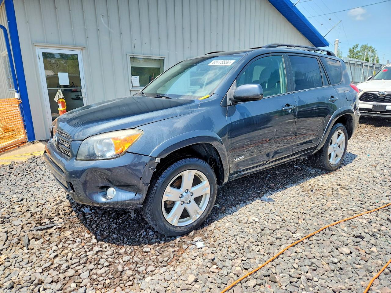 2007 Toyota RAV4 Sport, VIN JTMZK32V076007467 — Front end
