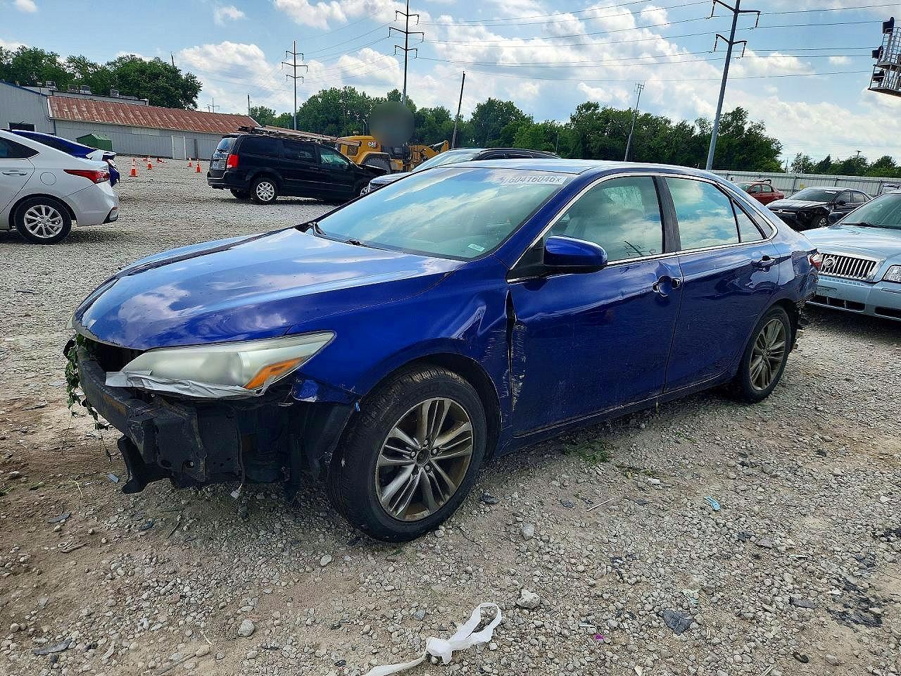 2016 Toyota Camry SE, VIN 4T1BF1FK5GU518402 — Front end