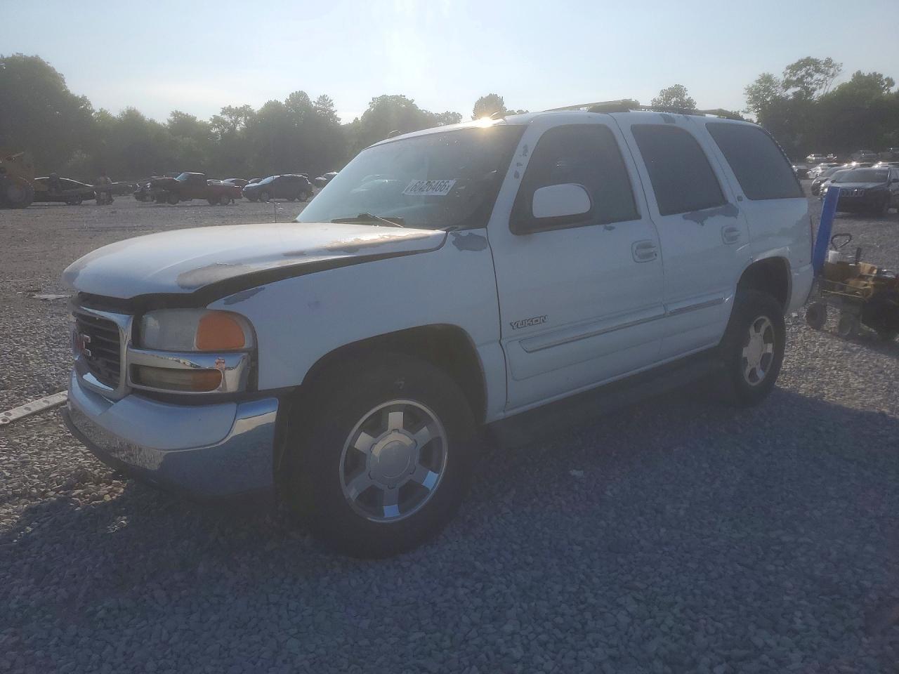 2005 GMC Yukon SLT, VIN 1GKEK13TX5J201003 — Front end
