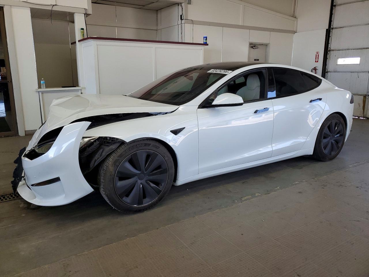 2024 Tesla Model S, VIN 5YJSA1E50RF532878 — Перед