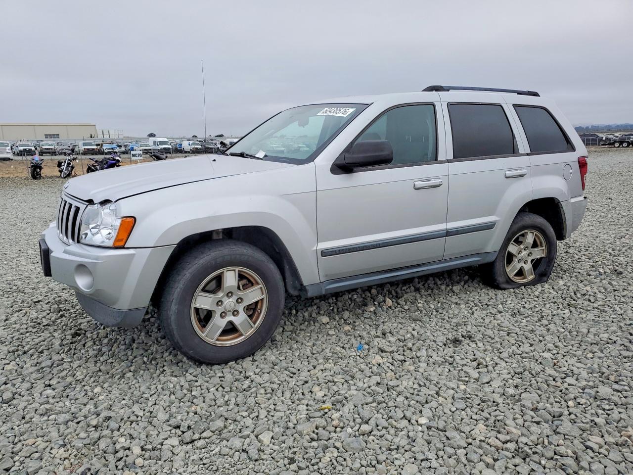 2007 Jeep Grand Cherokee Laredo, VIN 1J8GR48KX7C513548 — Rear end