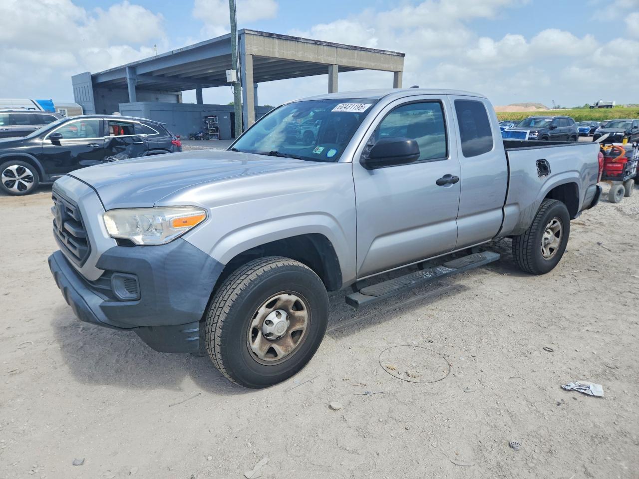 2019 Toyota Tacoma SR, VIN 5TFRX5GN4KX149734 — Front end