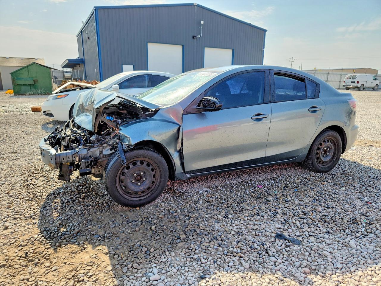 2013 Mazda 3 i Sport, VIN JM1BL1U82D1717411 — Front end