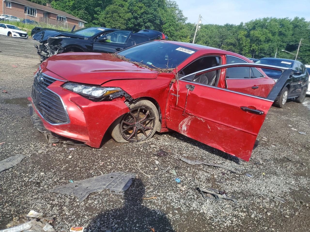 2021 Toyota Avalon Hybrid XLE, VIN 4T1AA1AB4MU005686 — Бок
