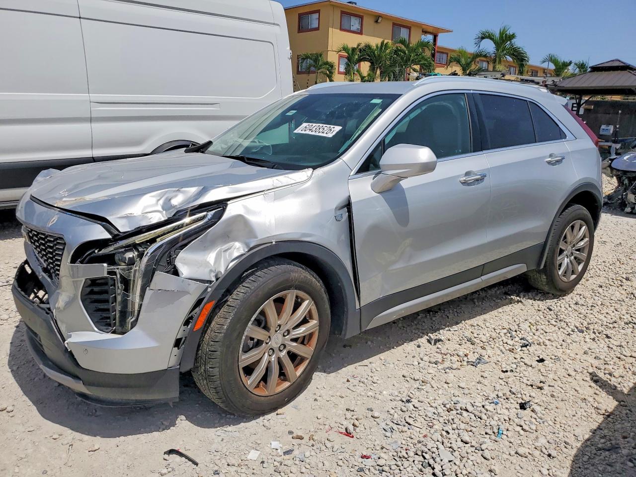 2020 Cadillac XT4 FWD Premium Luxury, VIN 1GYFZCR47LF057069 — Front end