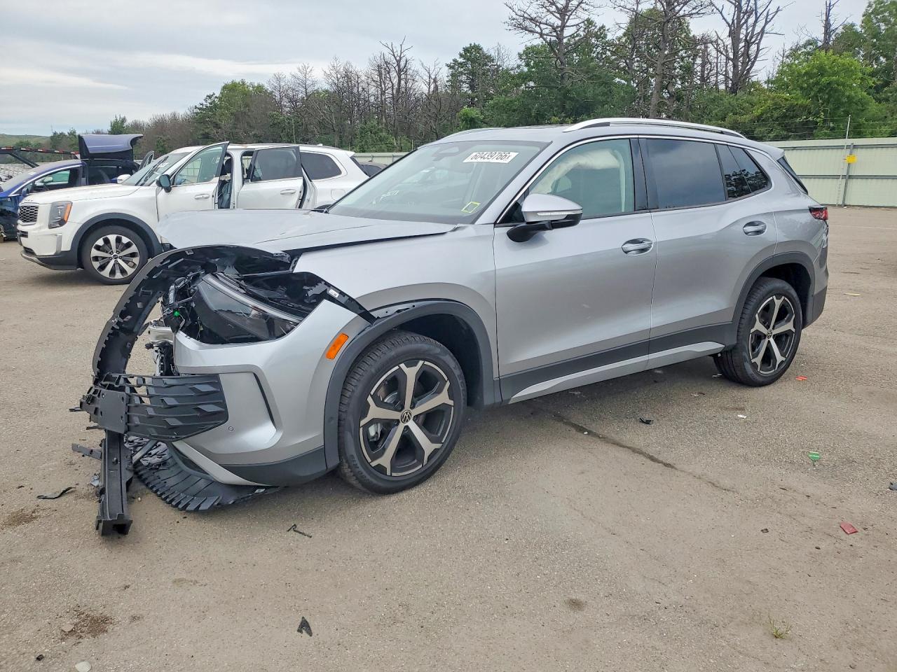 2026 Volkswagen Tiguan SE, VIN 3VVMR7RM6TM125464 — Front end