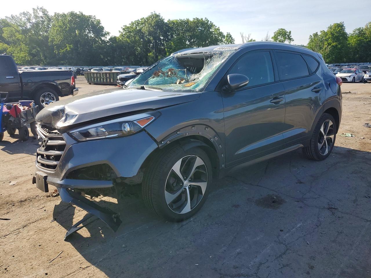 2016 Hyundai Tucson Sport, VIN KM8J3CA28GU163314 — Front end
