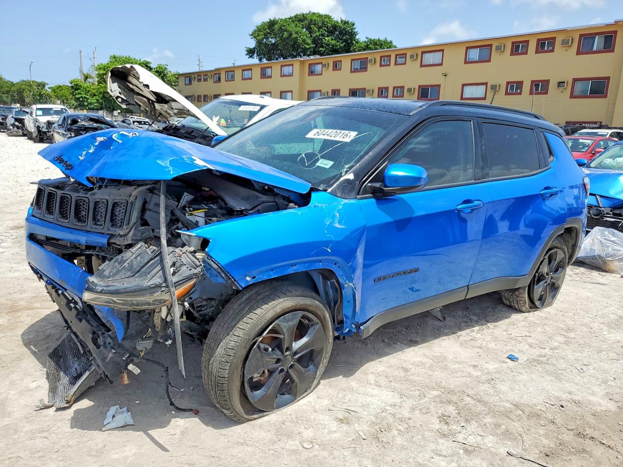 2019 Jeep Compass Altitude, VIN 3C4NJCBB4KT676847 — Перед