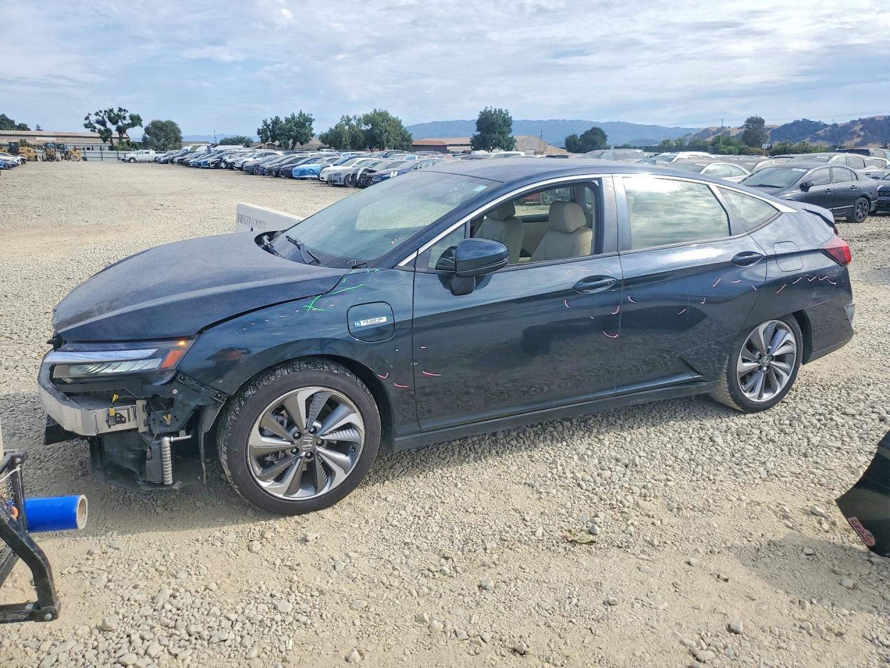 2019 Honda Clarity Touring, VIN JHMZC5F32KC005696 — Front end