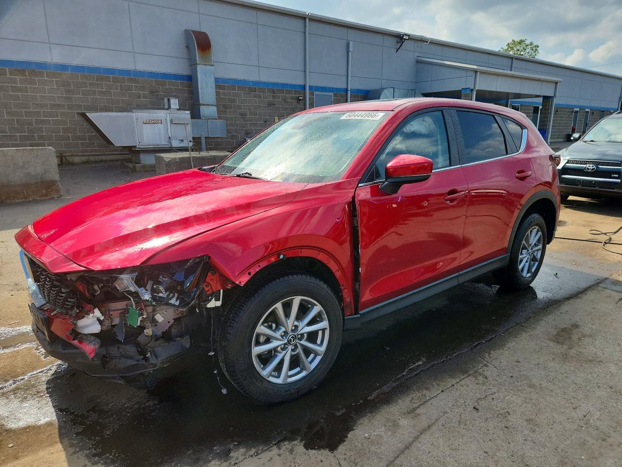 2022 Mazda CX-5 S Preferred, VIN JM3KFBCM3N0562975 — Перед
