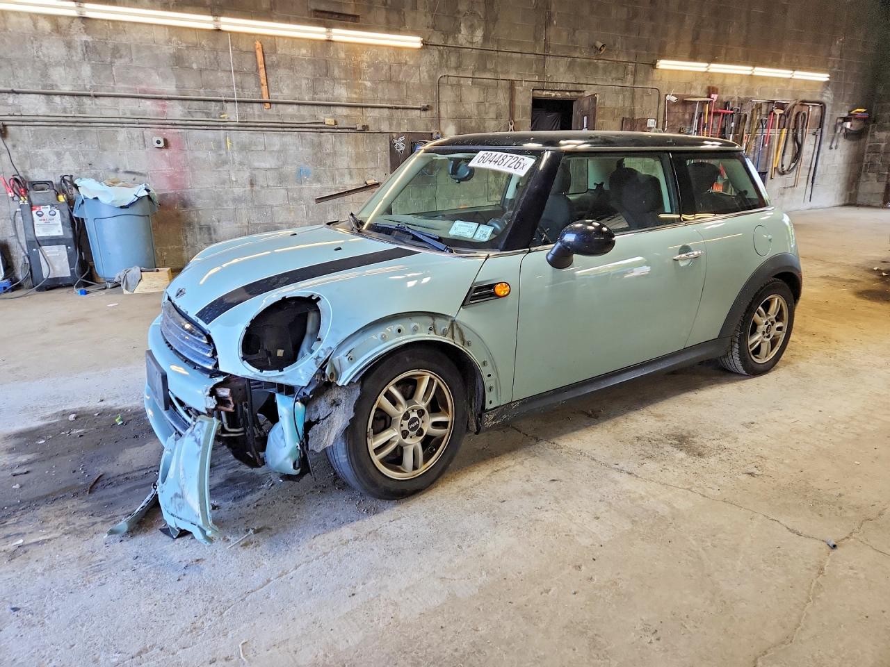 2012 MINI Hardtop, VIN WMWSU3C5XCT254790 — Перед