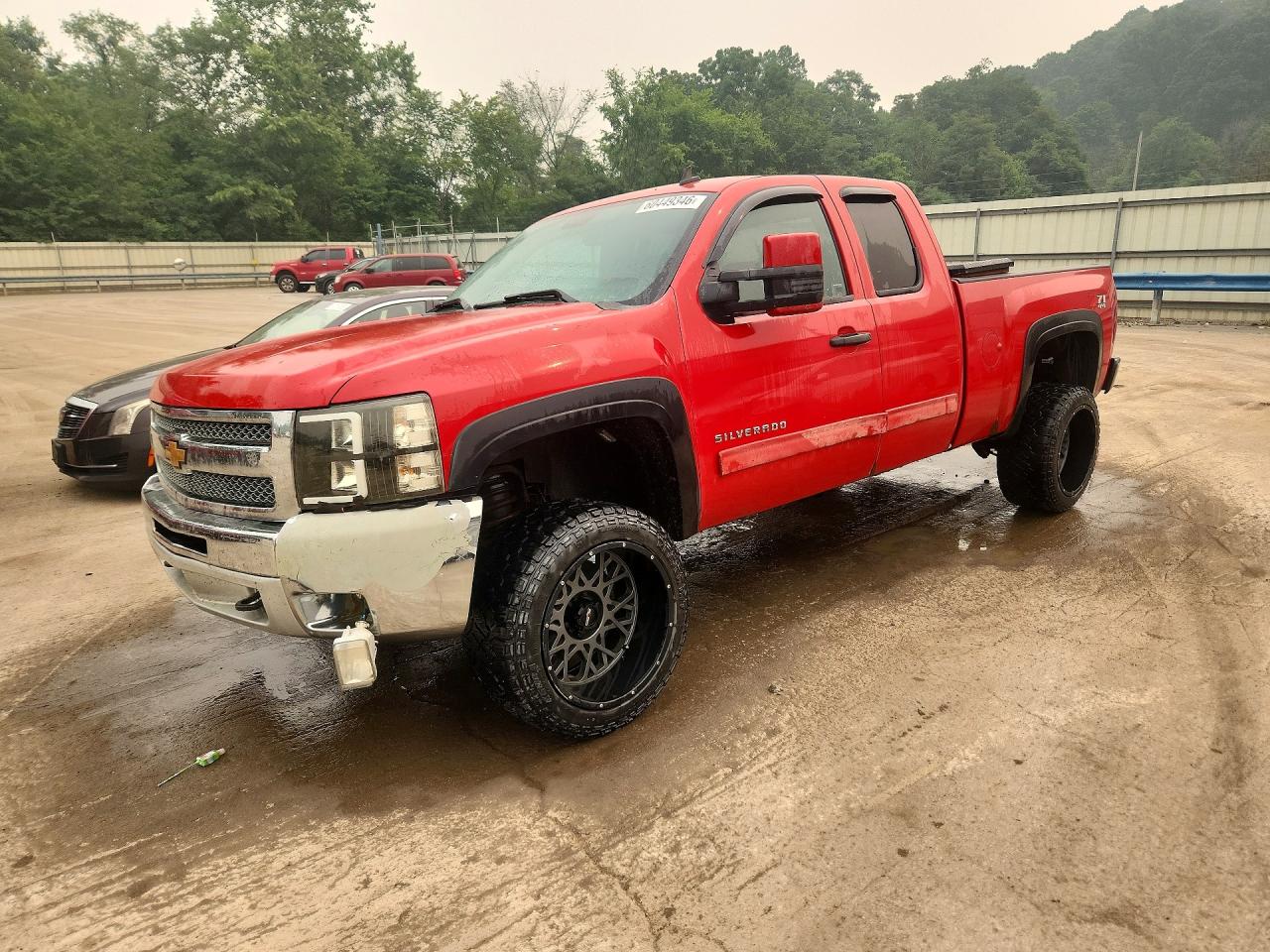 2013 Chevrolet Silverado 1500 LT, VIN 1GCRKSE75DZ384118 — Front end