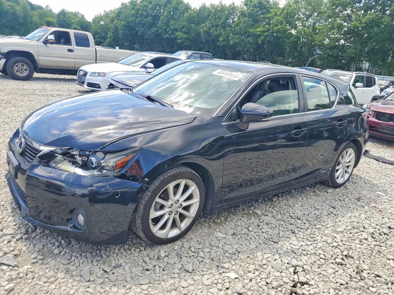 2011 Lexus CT 200h Premium, VIN JTHKD5BH4B2029178 — Перед