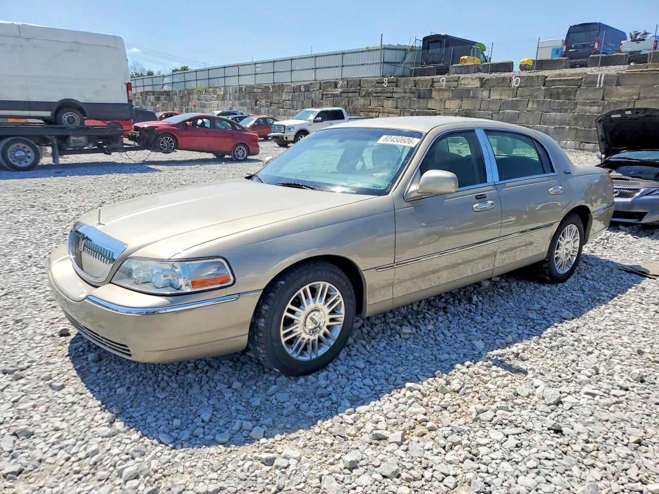 2011 Lincoln Town Car Signature Limited, VIN 2LNBL8CV4BX763306 — Minor dents and scratches
